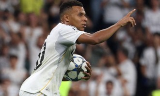 超越巅峰C罗，姆巴佩补上生涯短板：从超级射手到攻防兼备的领袖