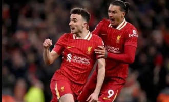 震惊！4200万欧就想挖利物浦神锋？那不勒斯这波操作太狠，红军该咬牙放人吗？