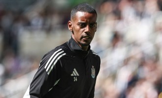 要去利物浦？伊萨克缺席热身赛引热议 纽卡主帅澄清绯闻