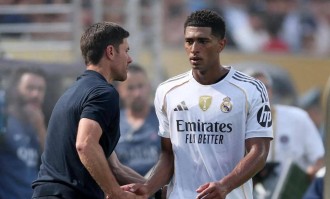 西甲第八轮：巴萨2-1阿劳霍绝杀，弗里克停赛；皇马姆巴佩终场前制胜领跑