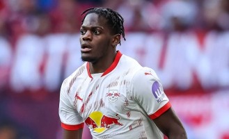 22岁德甲后防帝星横空出世，法国新一代希望之星，3大欧洲豪门疯抢