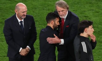 拉爵力挺阿莫林复兴曼联原因曝光！豪掷亿金买前锋，管理层再变革