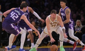 詹姆斯24+5东契奇34+5+7 湖人大胜国王结束三连败