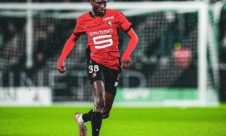 炸裂！21岁法国中场欧青赛两轰世界波，意甲三强天价哄抢，雷恩标价5000万